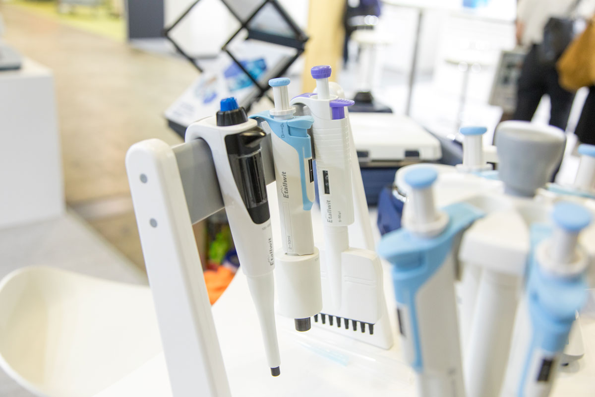 Popular lab exhibits - Multifunctional Single Channel Electronic Pipette